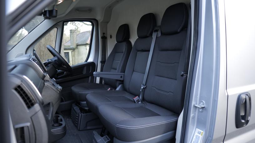 3454359 205kW 110kWh H2 Van Prime Auto [22kW]