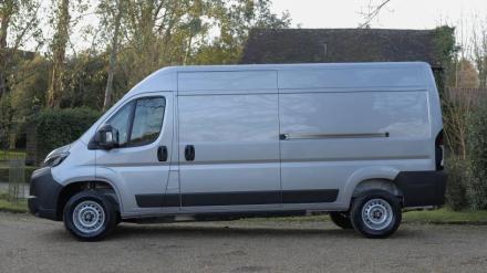 Vauxhall Movano 4.25t Heavy L3 Electric Fwd 205kW 110kWh H2 Van Prime Auto [22kW]