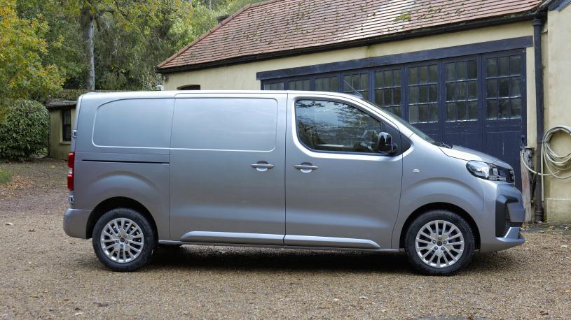 3454232 100kW 75kWh Asphalt Van Auto [11kW]