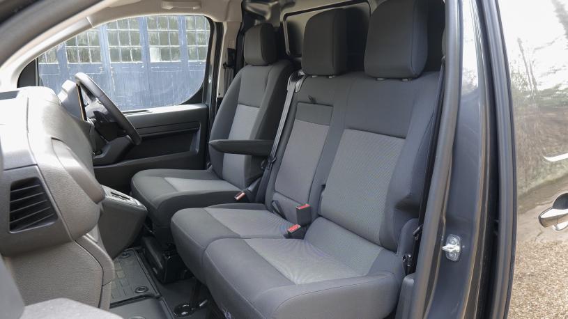 3458451 100kW 75kWh Pro H1 Van Auto [11kW]