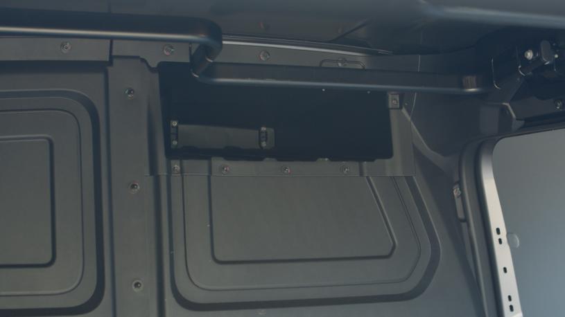 3458151 ML19 TCe 130 Extra Van