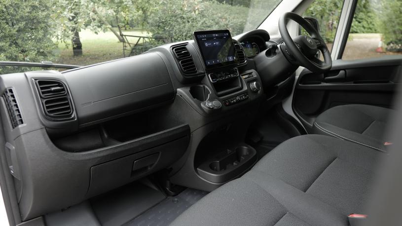 3467703 2.2 BlueHDi 140 H2 Van Driver