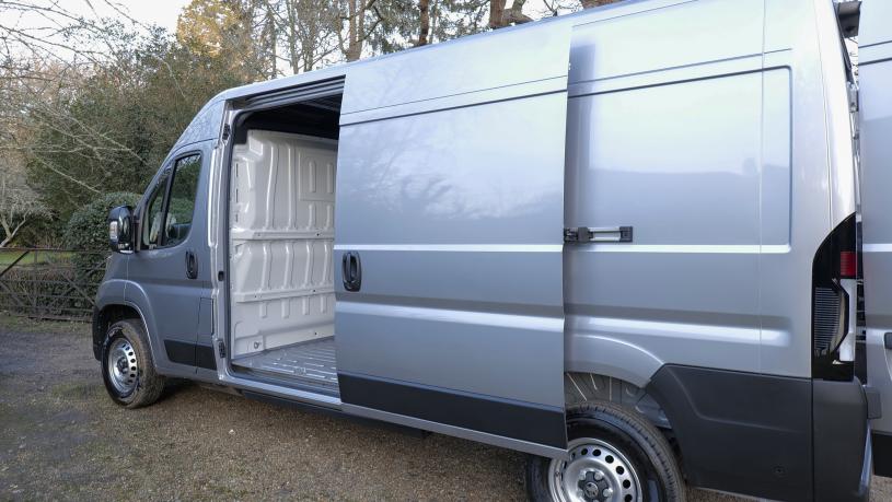 3469699 2.2 Turbo D 140 H2 Van Pro